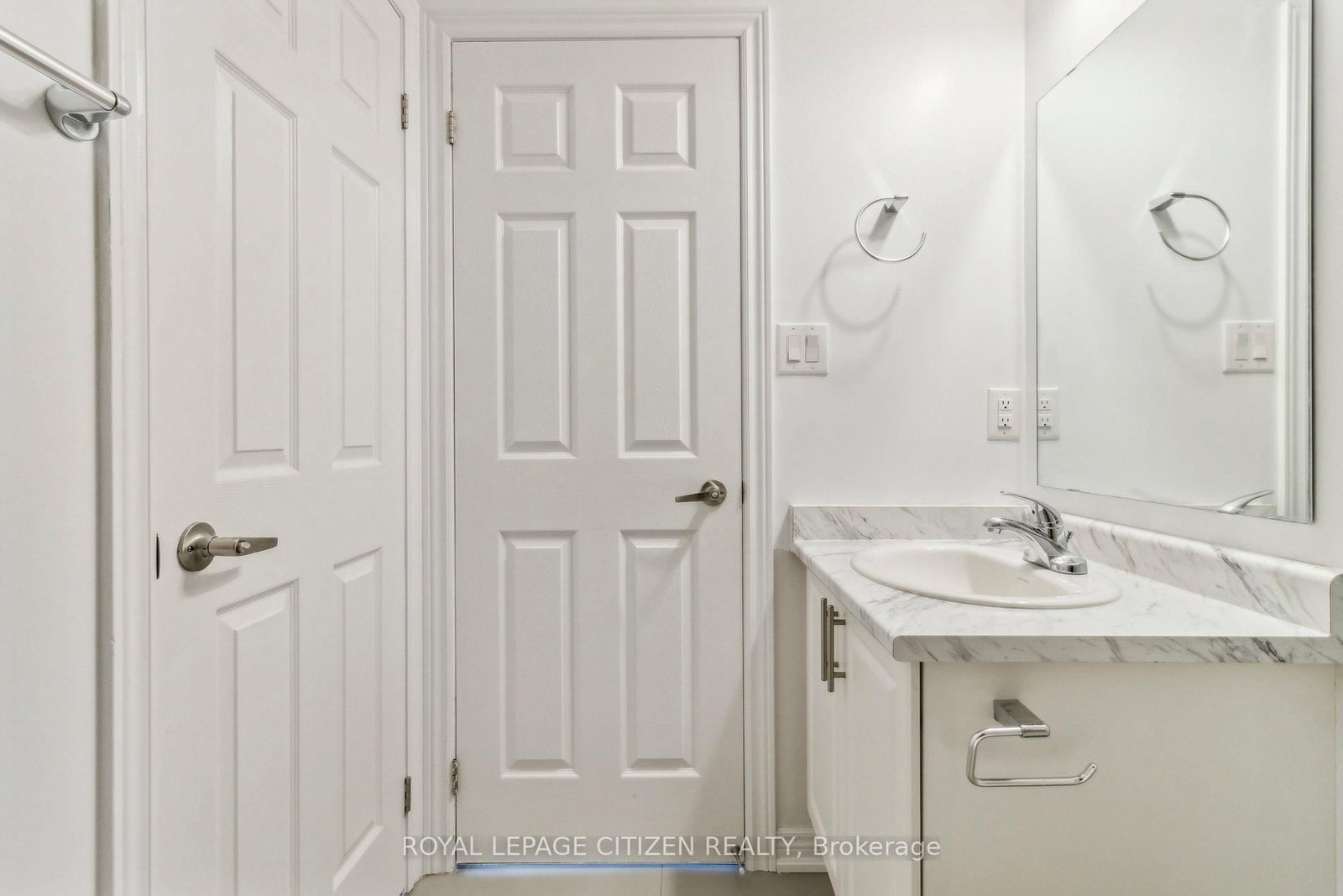 526 White's Hill Avenue, Unit B - Photo 26