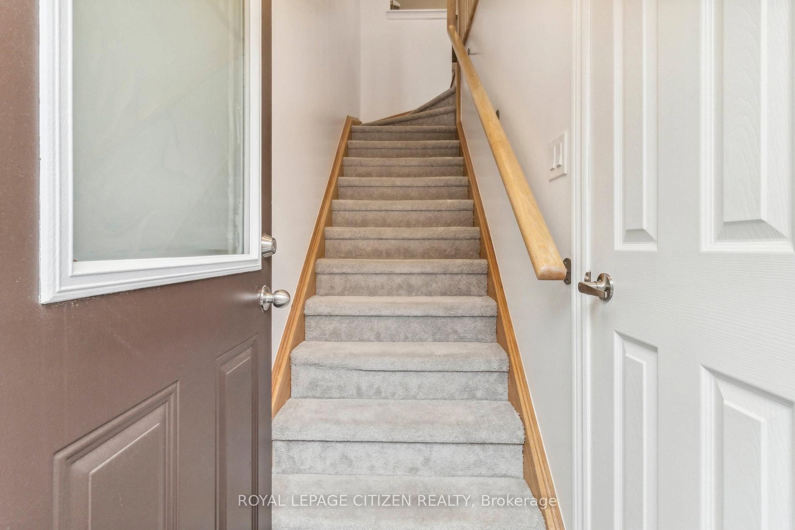 526 White's Hill Avenue, Unit B - Photo 9