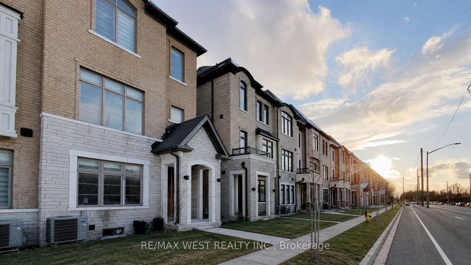 58 De La Roche Drive - Photo 47