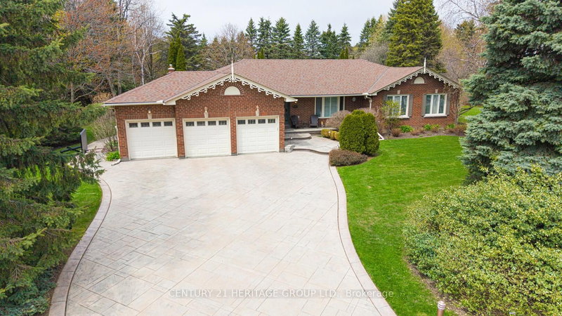 287 Burns Blvd, King, L7B 1E1 | Image 2