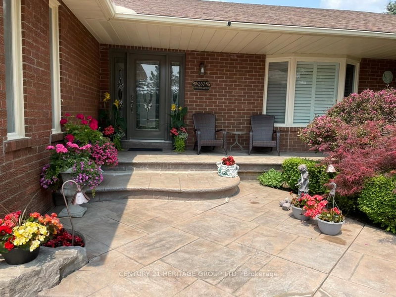 287 Burns Blvd, King, L7B 1E1 | Image 3
