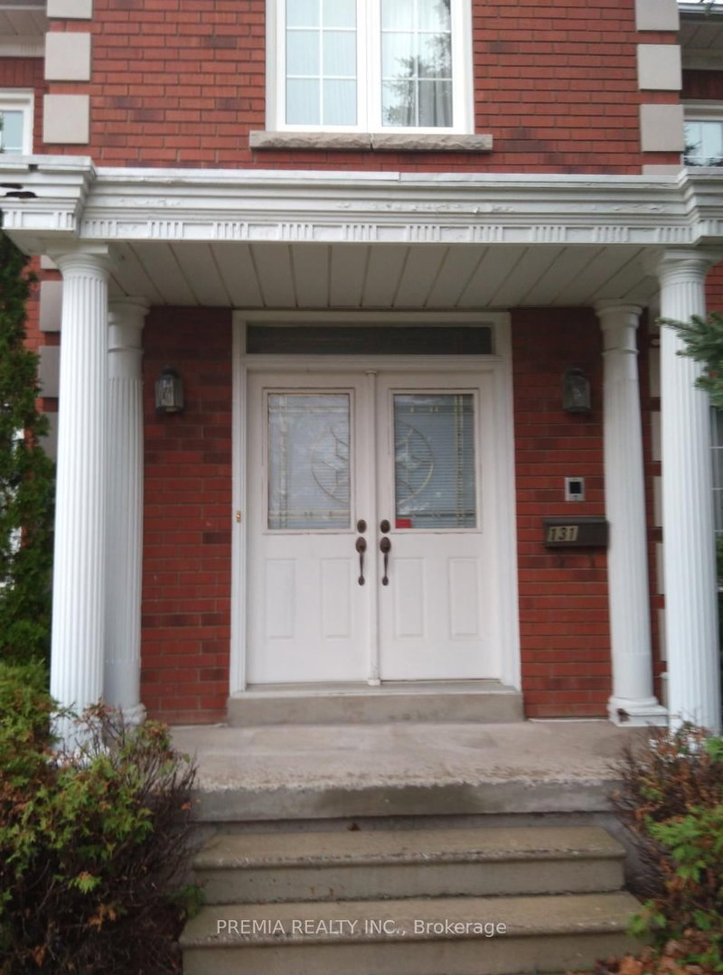 131 Strathearn Ave, Richmond Hill, L4B 2L2 | Image 2