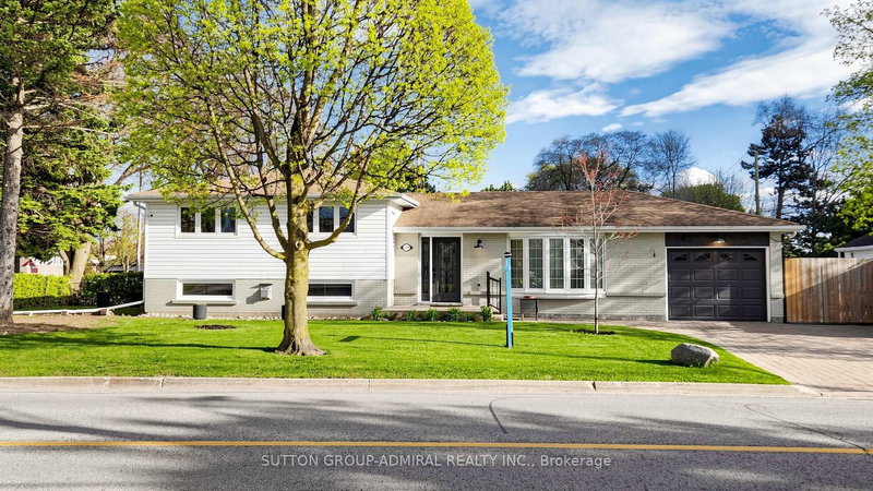 home for sale on 218 Bay Thorn Drive