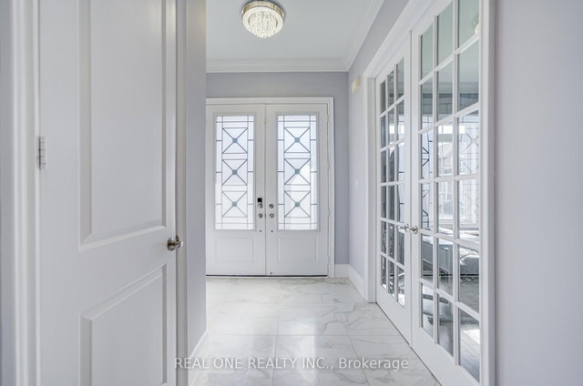 100 Conklin Crescent