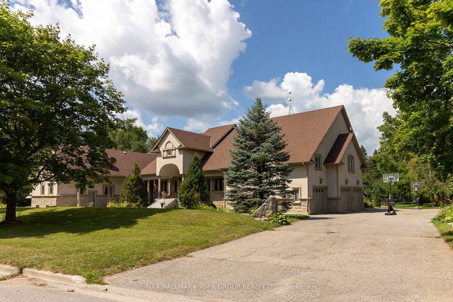 2 Kingswood Drive