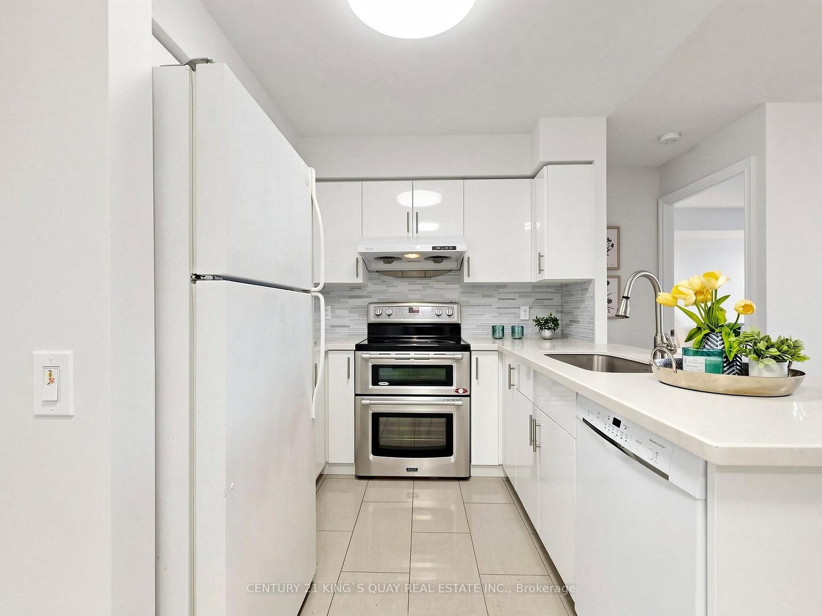 9015 Leslie Street, Unit Lph2 - Photo 8