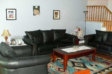 56 Upton Cres, Markham, L3R3T4 | Image 3