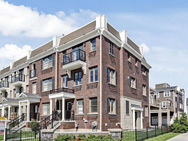 22 Baker Hill Boulevard