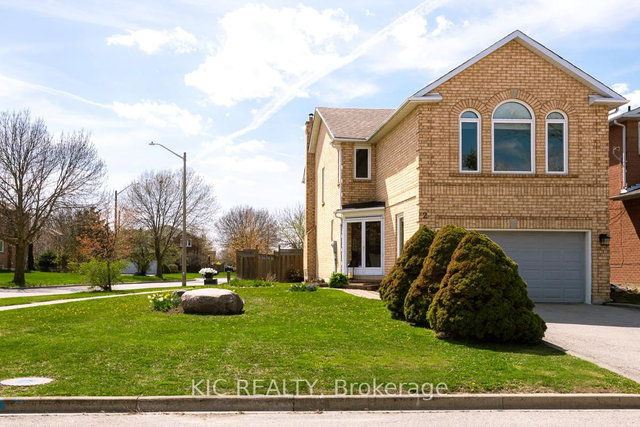2 Bayel Crescent