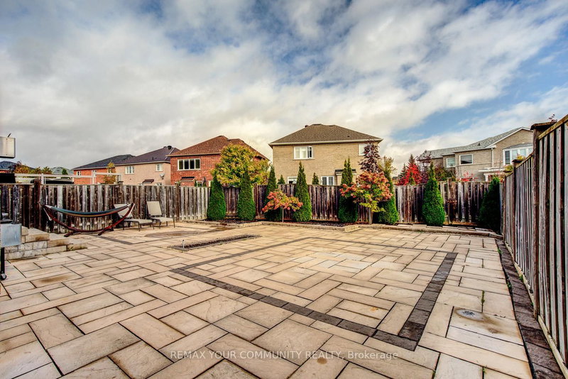 230 Humberland Dr, Richmond Hill, L4E 3T4 | Image 3