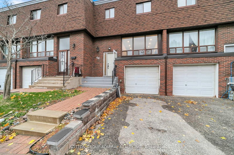 40 Stately Way, Markham, L3T 3Z8 | Image 2