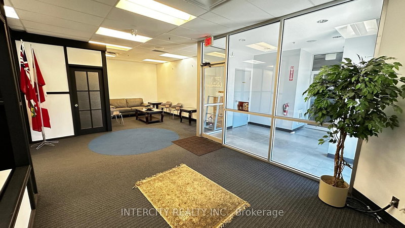 B - 99 Sante Dr, Vaughan, L4K 3C4 | Image 2