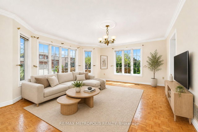 2 Schooner Court