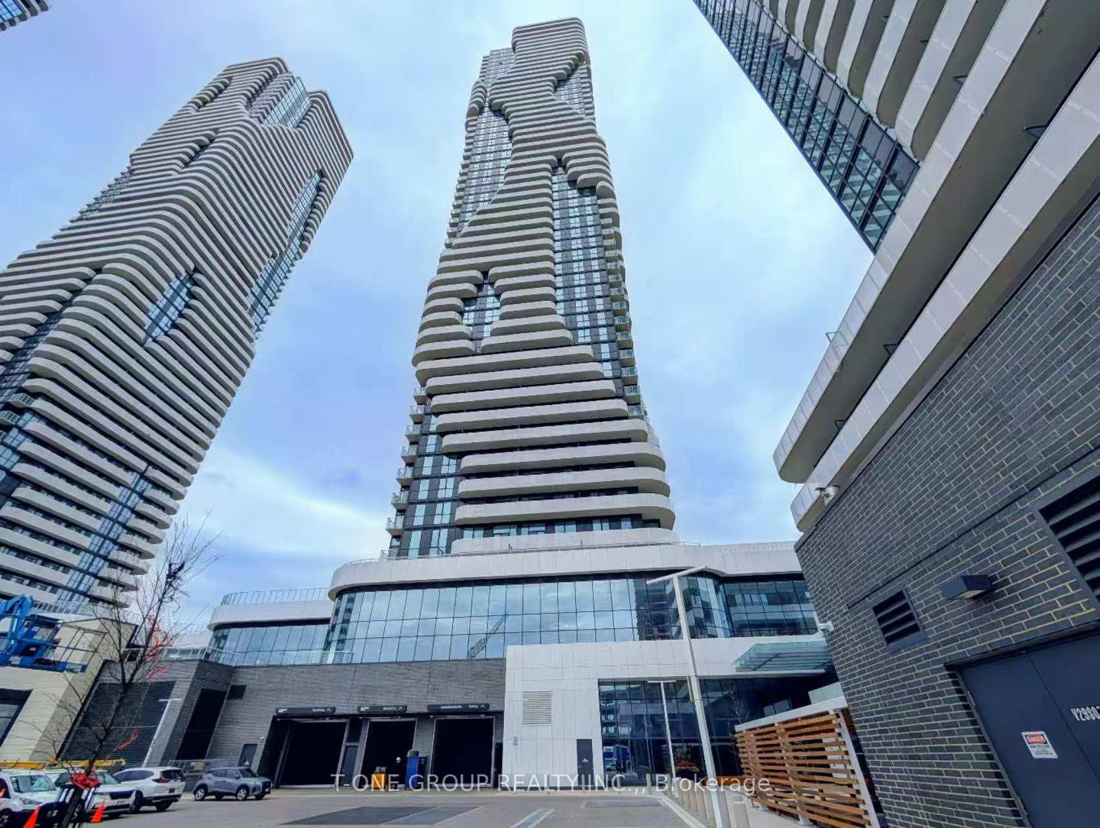 8 Interchange Way, Unit 2511