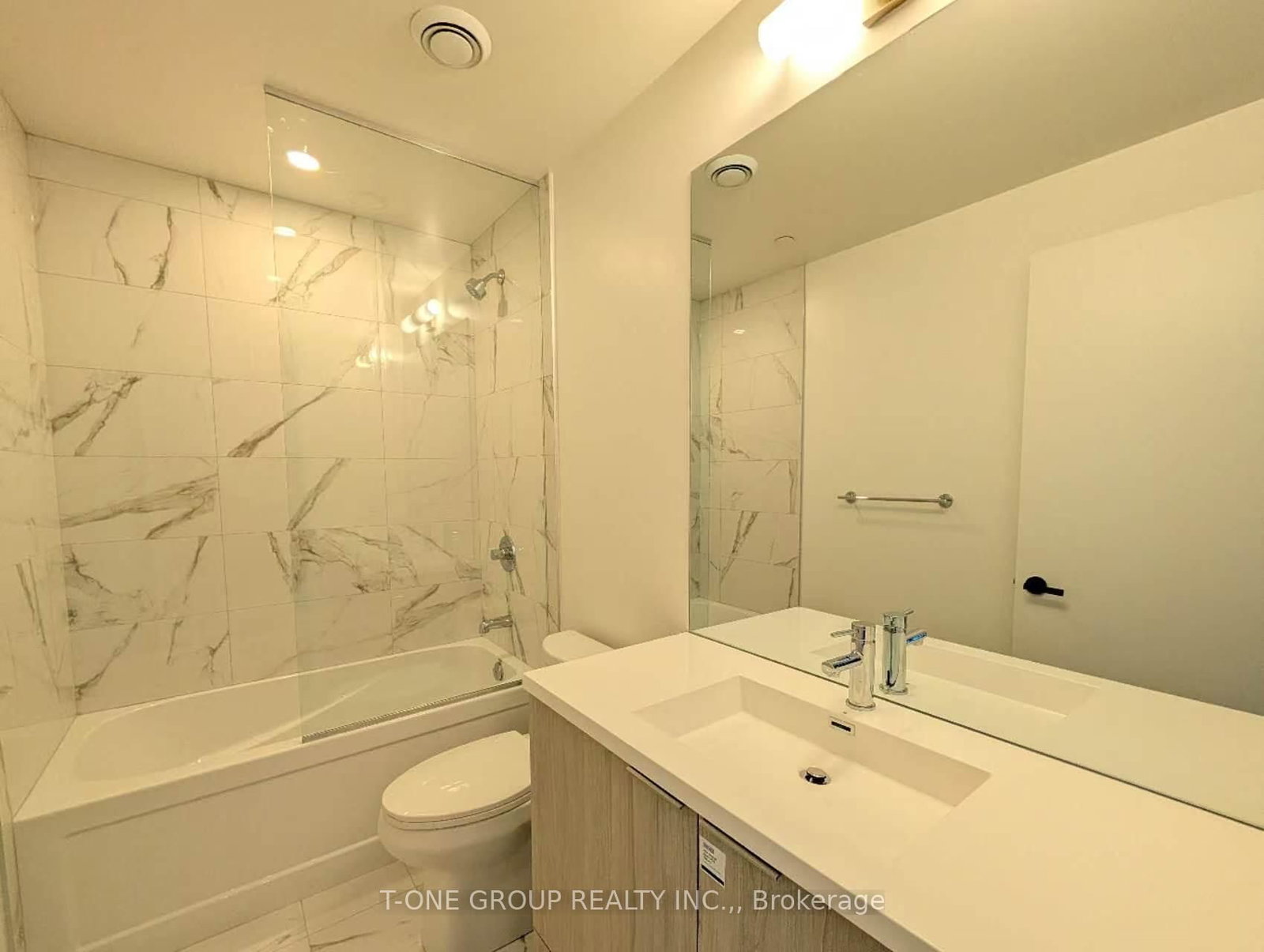 8 Interchange Way, Unit 2511 - Photo 10