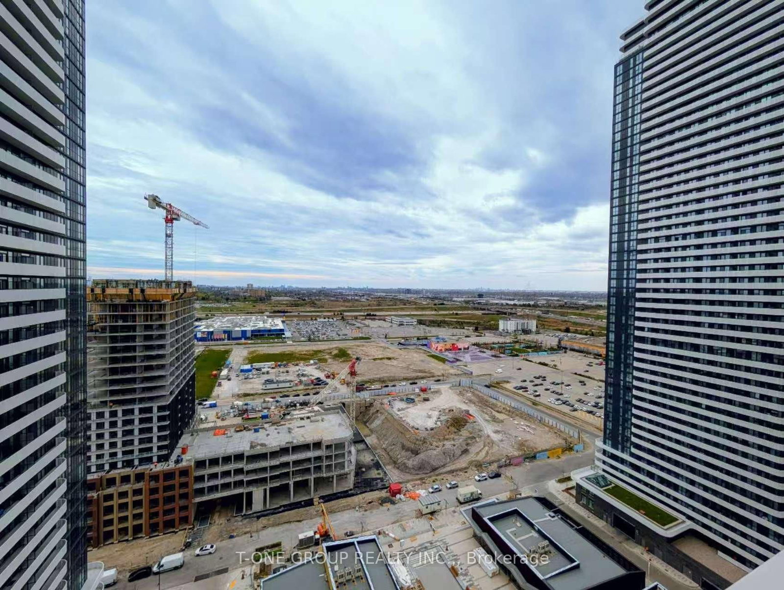 8 Interchange Way, Unit 2511 - Photo 11