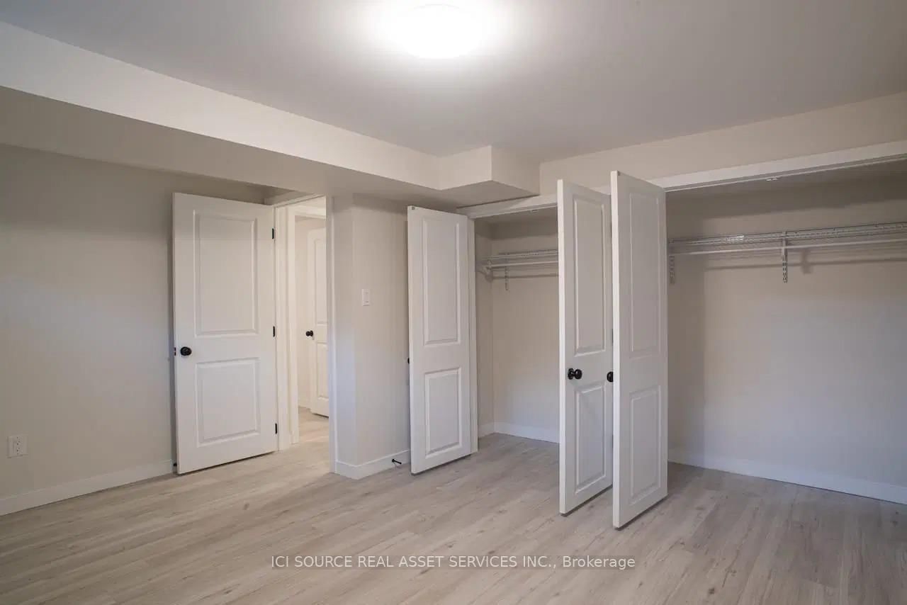 B - 200 John Street W, Bradford West Gwillimbury 4