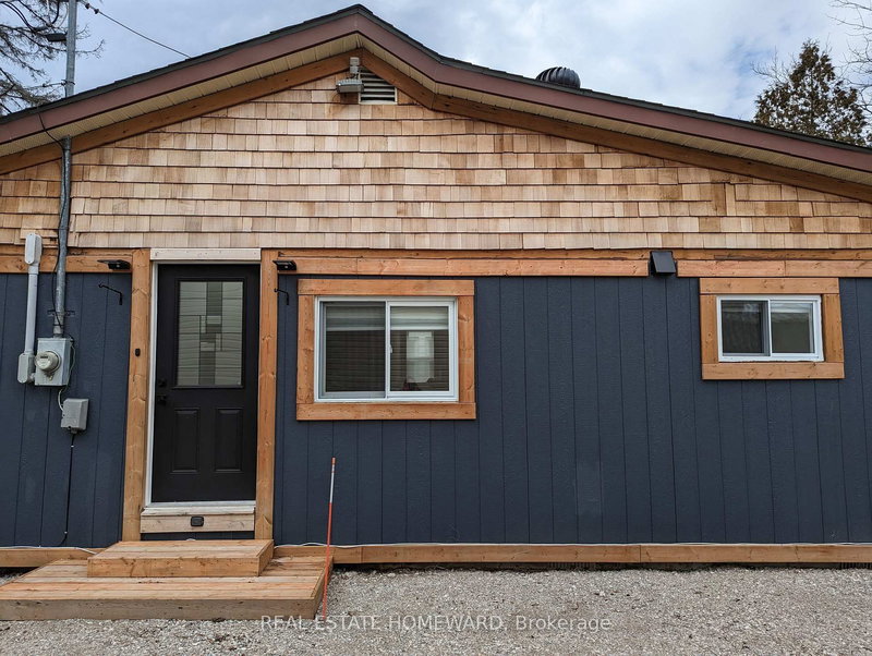 1124 Stoney Point Rd, Innisfil, L0L 1W0 | Image 2
