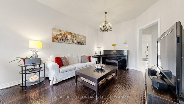 23 Piera Gardens