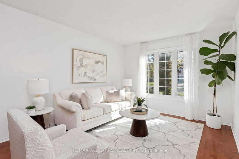 83 John Stiver Cres, Markham, L3R 9B3 | Image 3