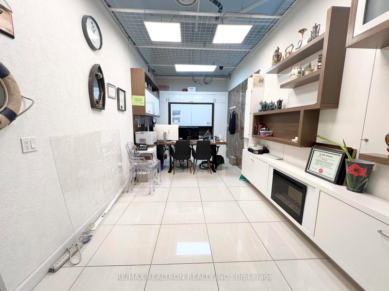 154 - 7181 Yonge St, Markham, L3T 0C7 | Image 2