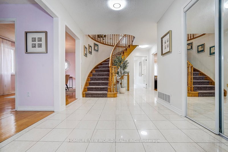 16 Kew Gdns, Richmond Hill, L4B 1R4 | Image 3