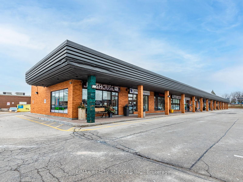 6 - 2 Tall Grass Tr, Vaughan, L4L 3Y9 | Image 2