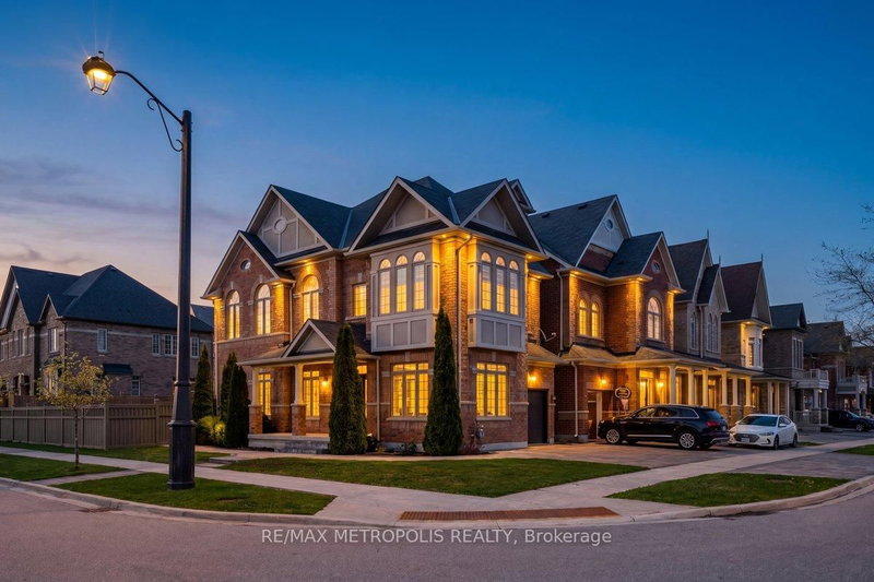 home for sale on 115 Pelee Avenue
