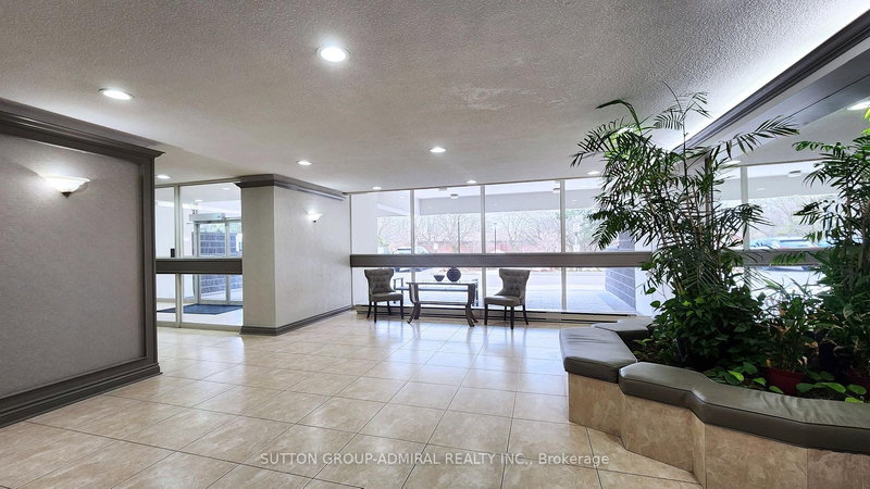 1011 - 80 Inverlochy Blvd, Markham, L3T 4P3 | Image 3