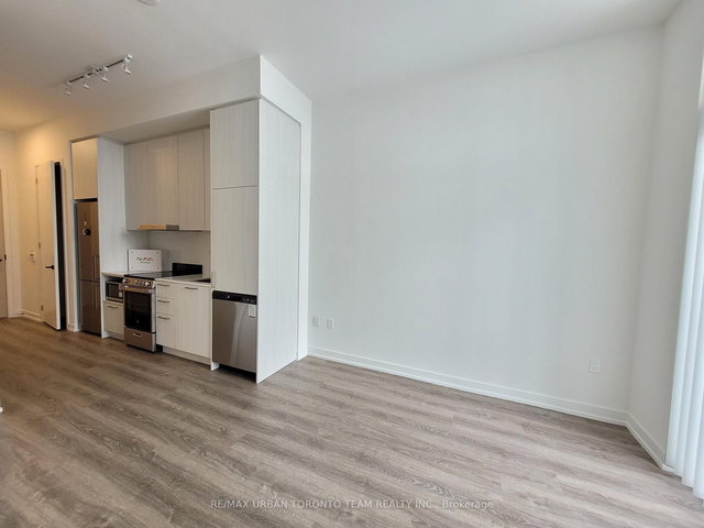 602 - 195 Commerce Street