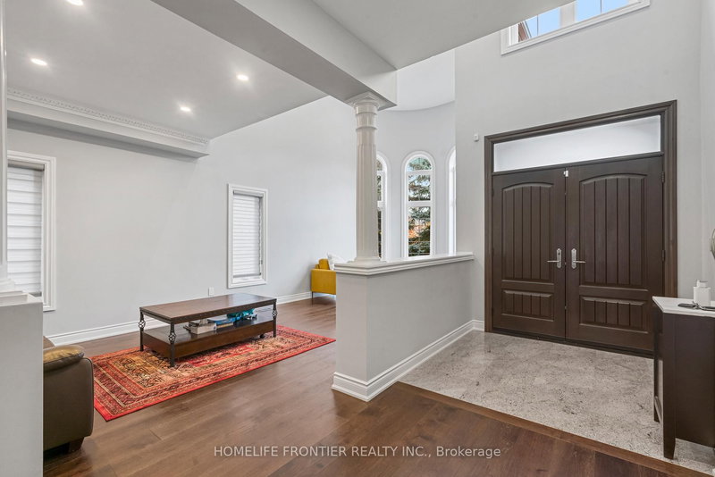 7 Edenbrook Cres, Richmond Hill, L4B 4B5 | Image 2