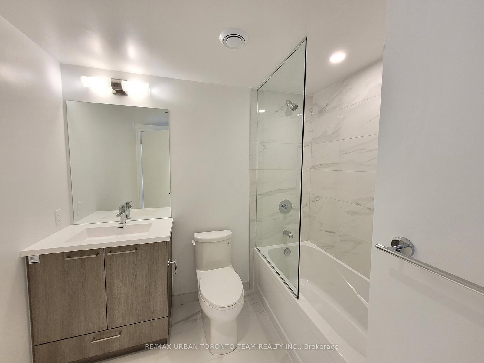 195 Commerce Street, Unit 2905 - Photo 4