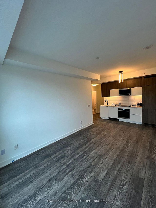 212 - 8888 YONGE Street