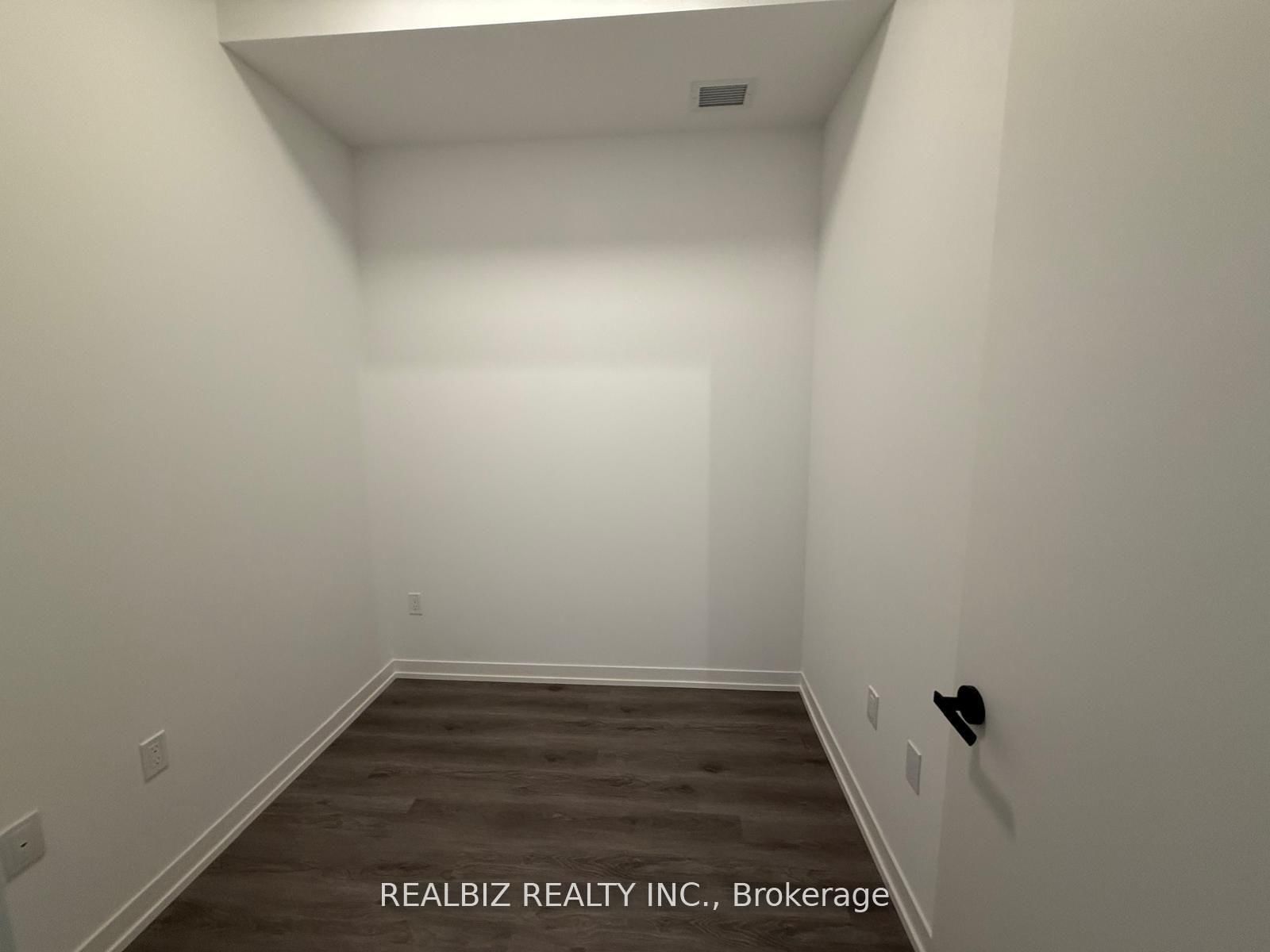 28 Interchange Way W, Unit 105 - Photo 3