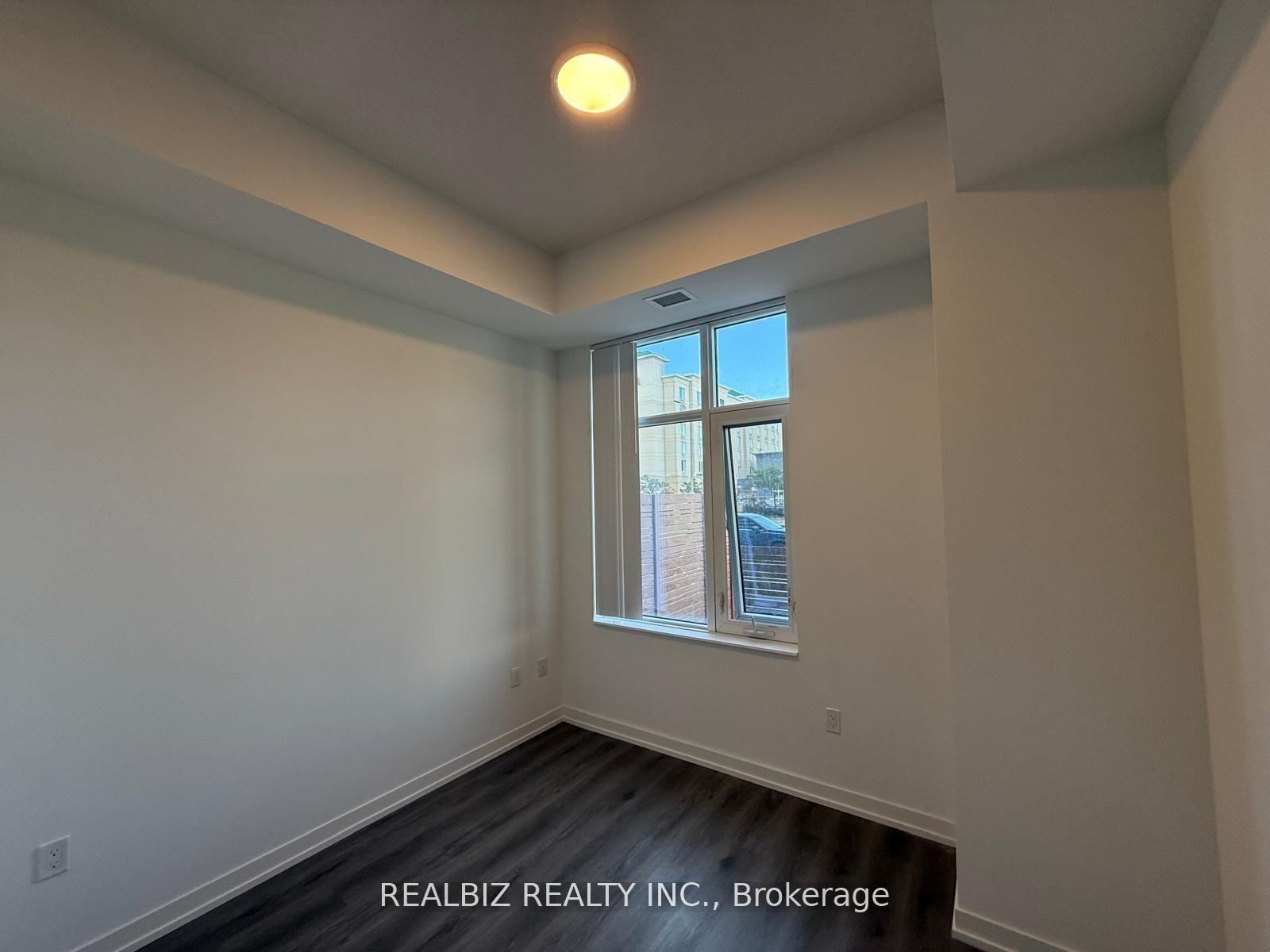 28 Interchange Way W, Unit 105 - Photo 7