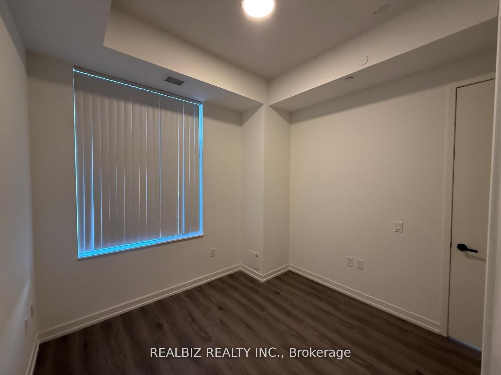 28 Interchange Way W, Unit 105 - Photo 8