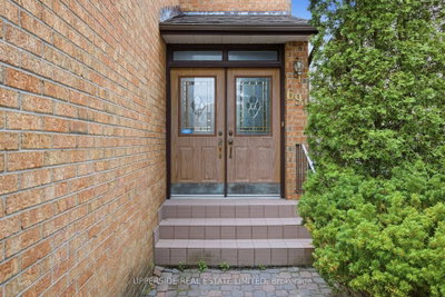 691 York Hill Boulevard • Vaughan, ON photo 2