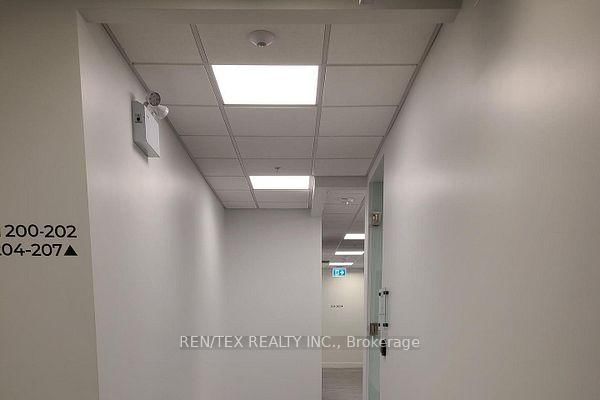 400 Bradwick Dr photo 4