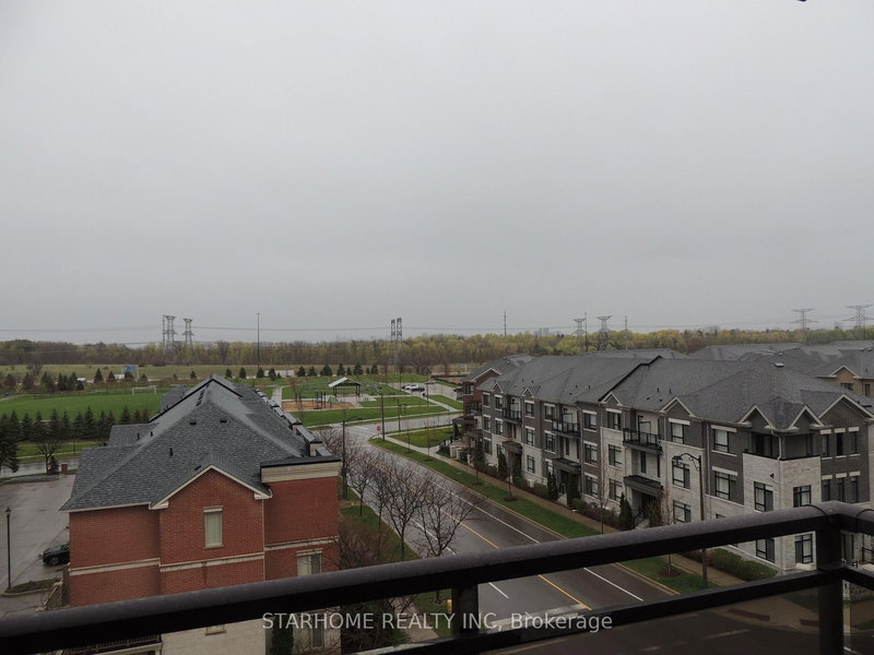 605 - 51 Saddlecreek Dr, Markham, L3T 7Z1 | Image 2