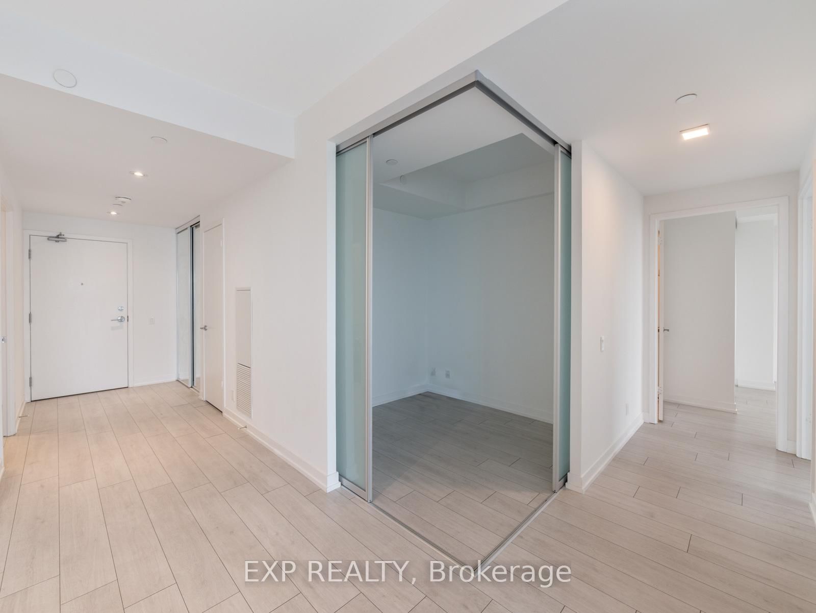 898 Portage Parkway, Unit 3101 - Photo 8