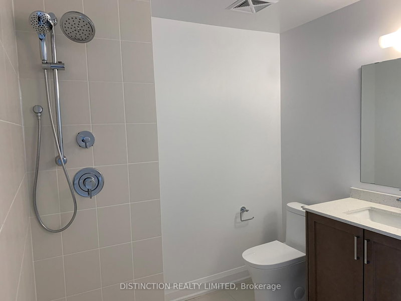 1005 - 10 Gatineau Dr W, Vaughan, L4J 0L2 | Image 2