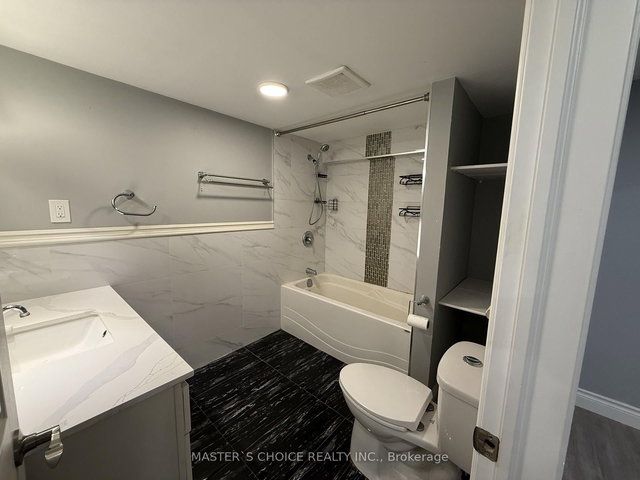 170 Orchard Hts Boulevard