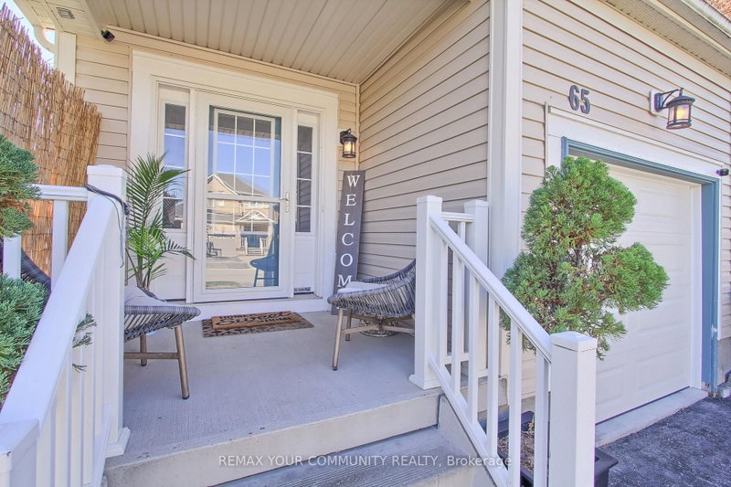 65 Liberty Cres photo 3