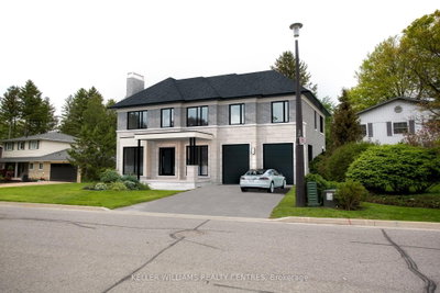 10 Hawthorne Lane — photo 2