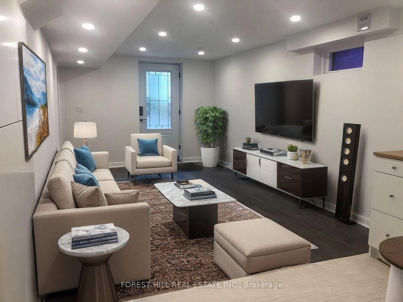 home for lease on Lower-290 Britannia Avenue