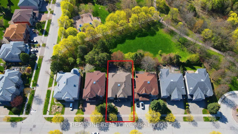 125 Grey Alder Ave, Richmond Hill, L4B 3P9 | Image 3