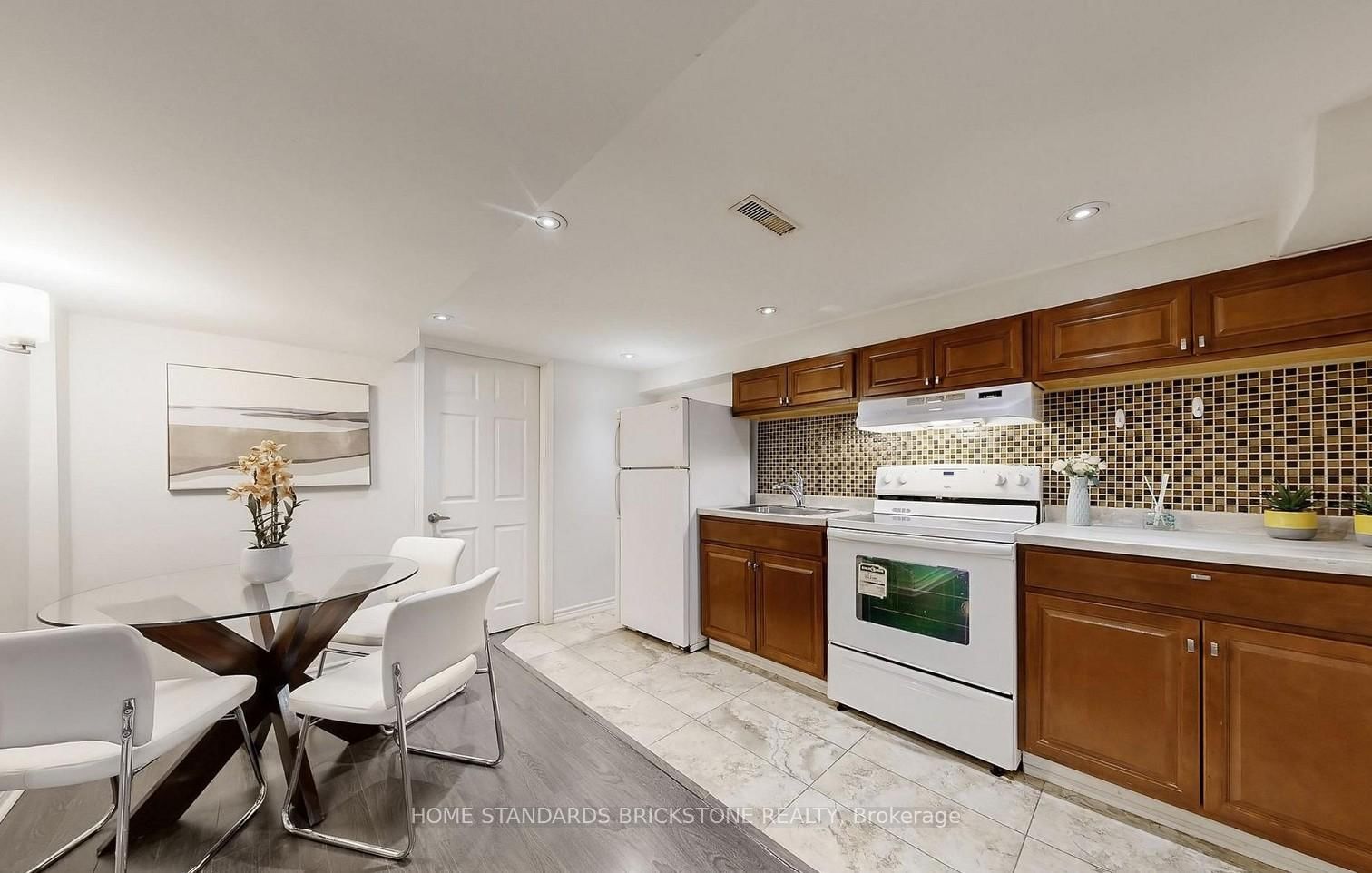 1011 Janette Street - Photo 11