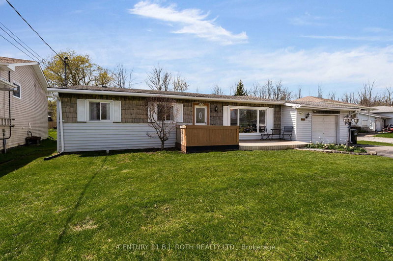 1032 Gilmore Ave, Innisfil, L0L 1W0 | Image 3