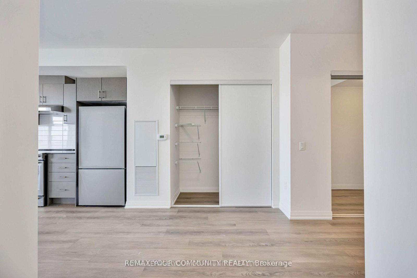 8960 Jane Street, Unit 429 - Photo 21