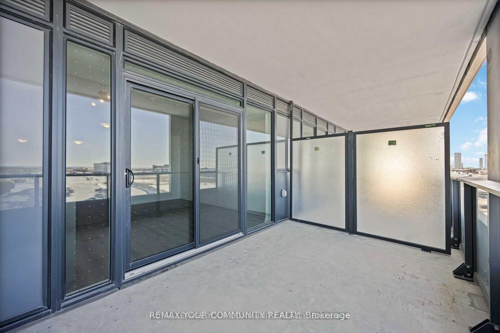 8960 Jane Street, Unit 429 - Photo 25